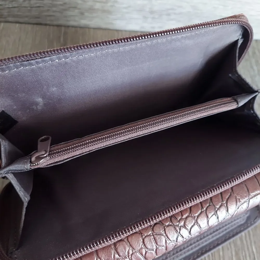 Croc Embossed Brown Wallet - Picture 7 of 9